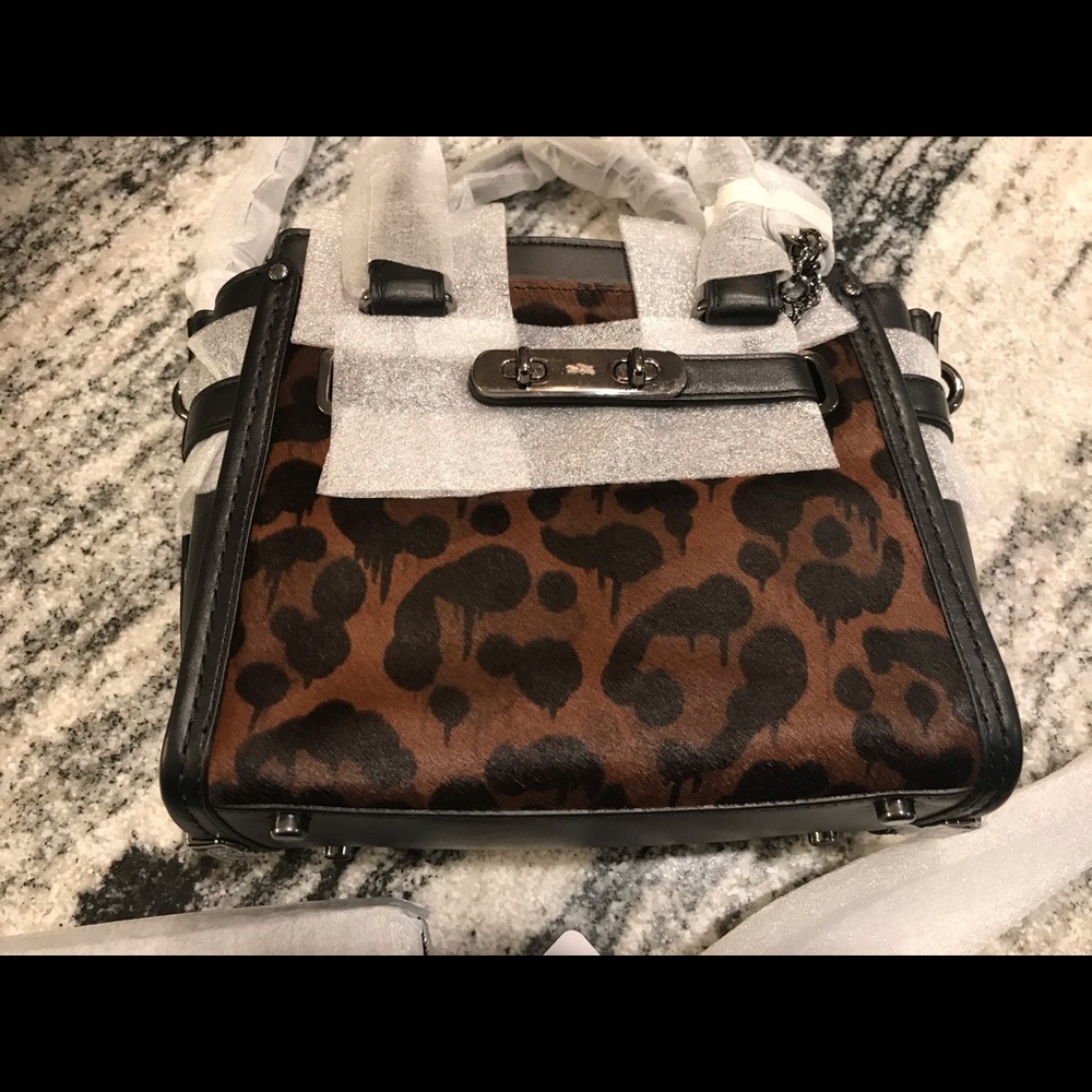 COACH swagger 21in printed haircalf DK/Wild Beast